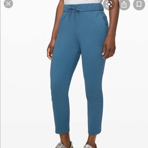 Lululemon on the fly pants 7/8